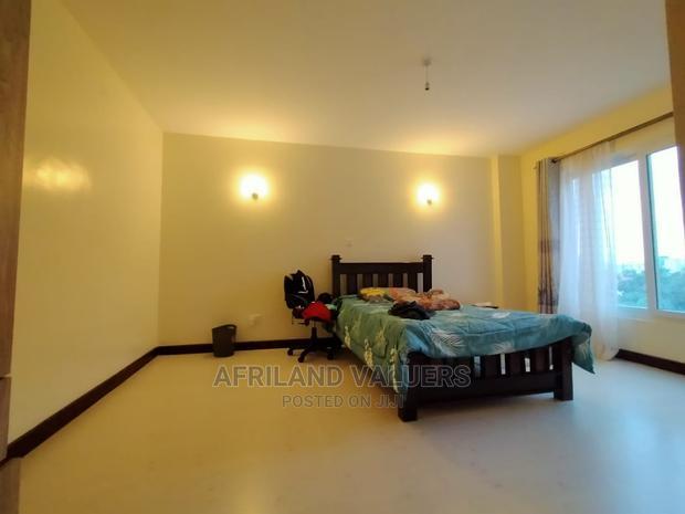 4bdrm Apartment in Parklands Square for Sale
