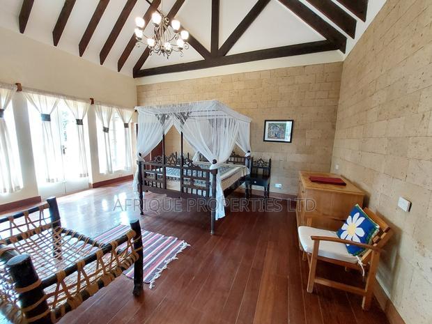 Furnished 5bdrm Mansion in Runda for rent