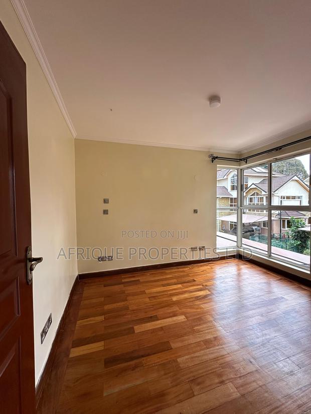 5bdrm Mansion in Lavington for sale