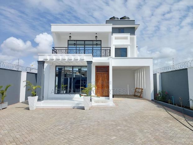 3bdrm Mansion in Mtwapa for sale