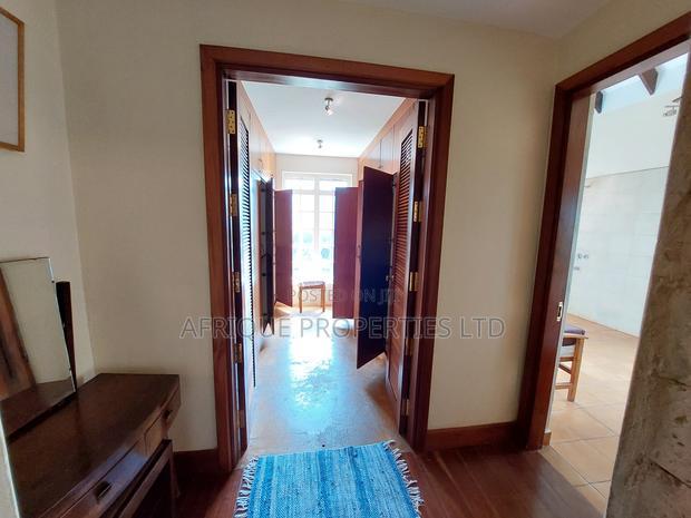 Furnished 5bdrm Mansion in Runda for rent