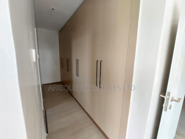 5bdrm Duplex in Parkland, Parklands/Highridge for rent