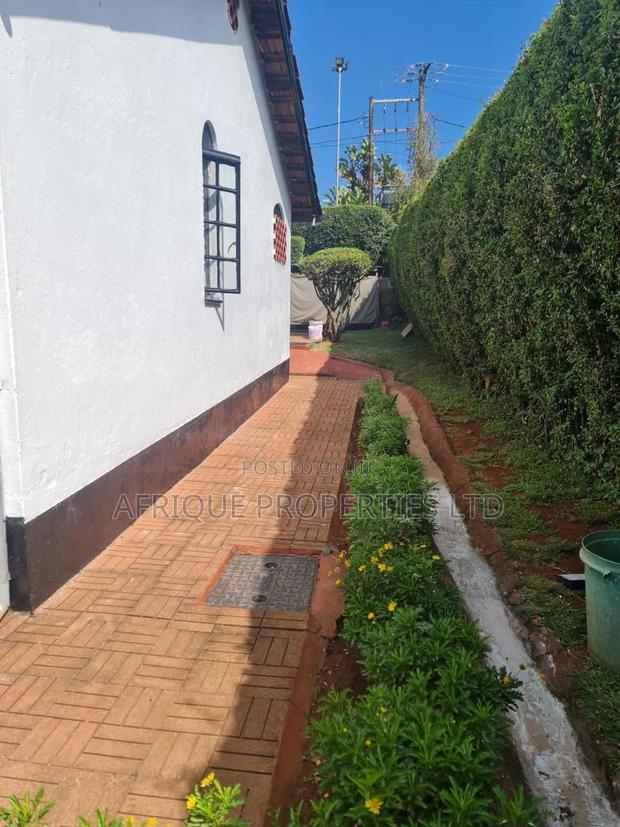 4bdrm Bungalow in Loresho for sale