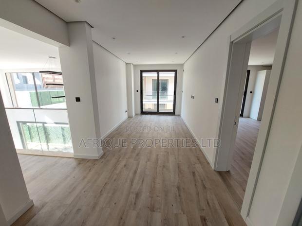 5bdrm Villa in Lavington for sale