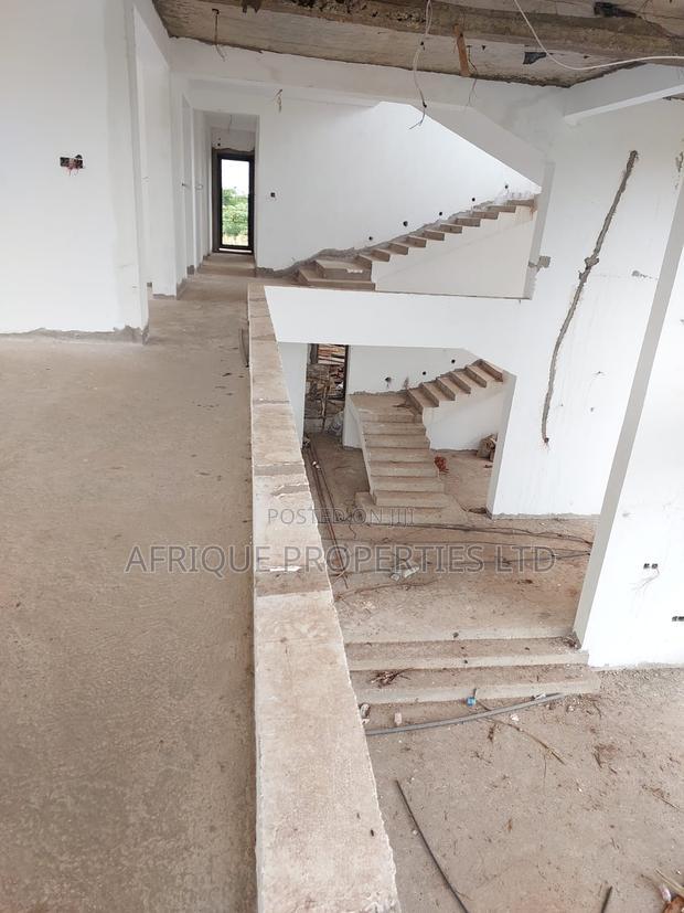 6bdrm Mansion in Thika Green for sale