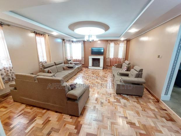 5bdrm Mansion in Sigona for sale