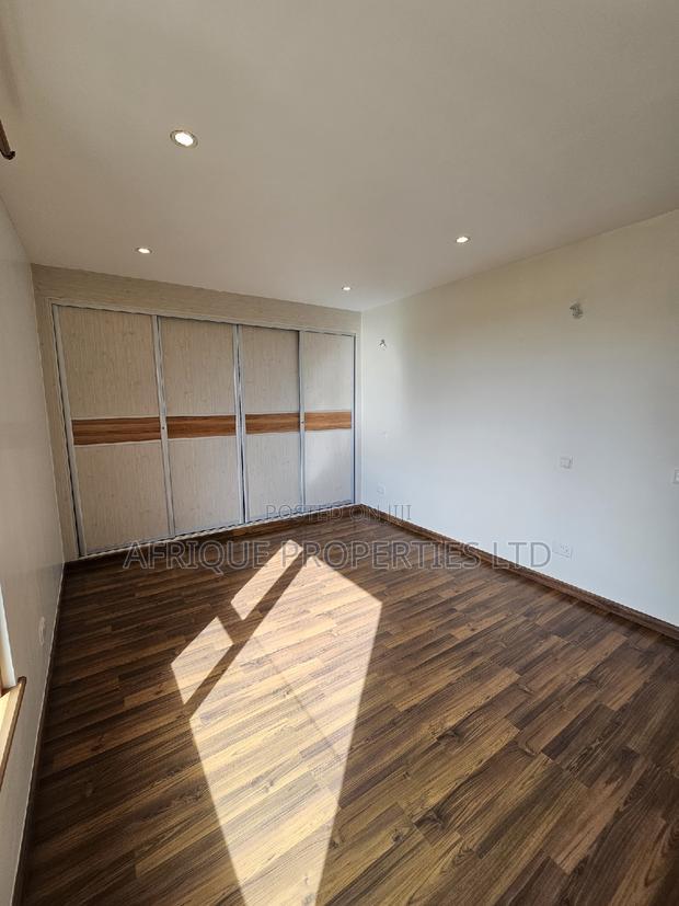 3bdrm Apartment in Parkland, Parklands/Highridge for sale