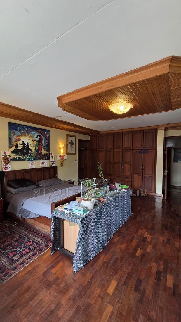 4bdrm Mansion in Kitisuru for sale