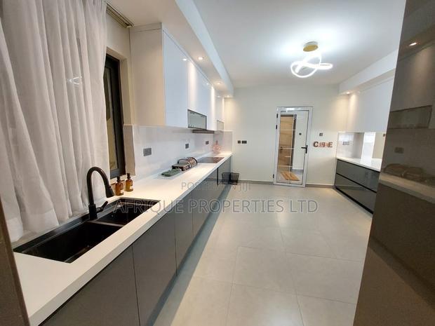 4bdrm Apartment in Parkland, Parklands/Highridge for sale