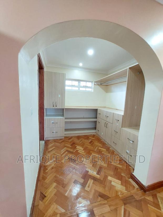 4bdrm Mansion in Thika Green for sale