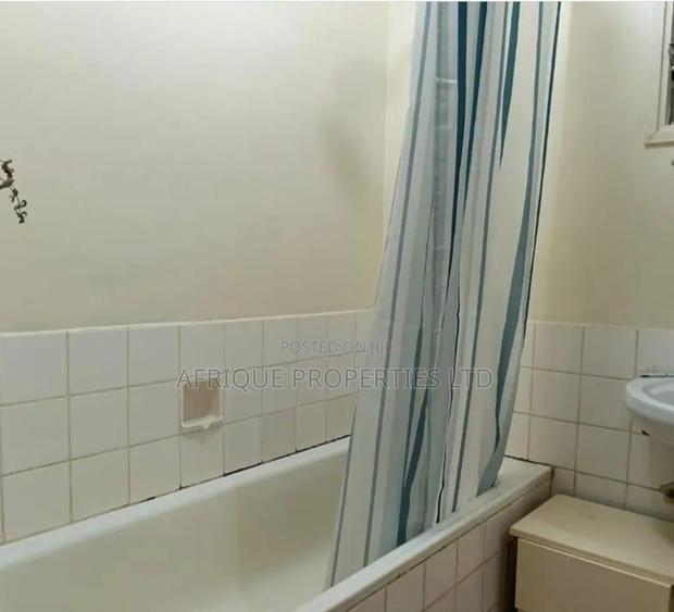 4bdrm Bungalow in Loresho Crescent for rent