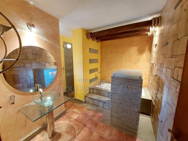 6bdrm Mansion in Runda for rent