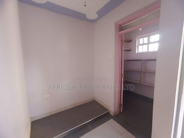 5bdrm Mansion in Membley Estate for sale