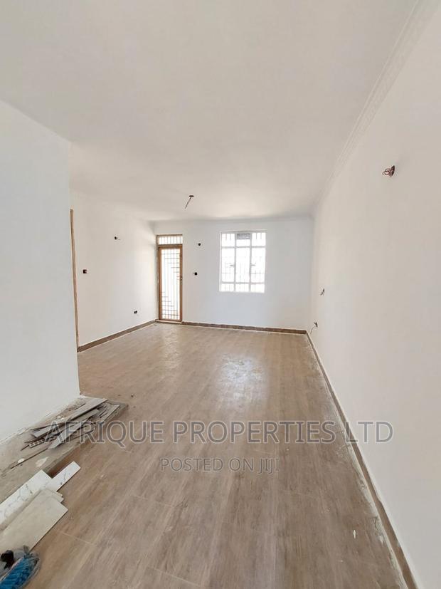 5bdrm Mansion in Membley for sale