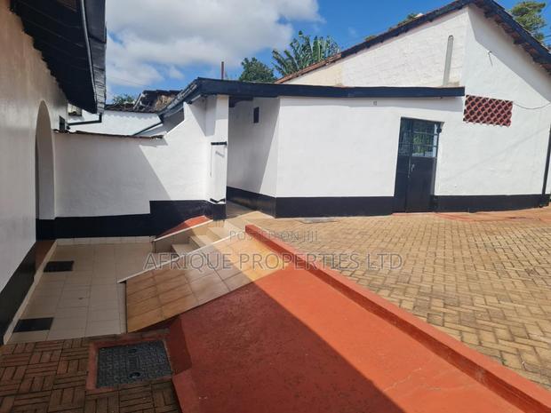 4bdrm Bungalow in Loresho for sale