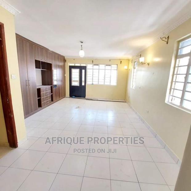 4bdrm Mansion in Membly Estate for Sale