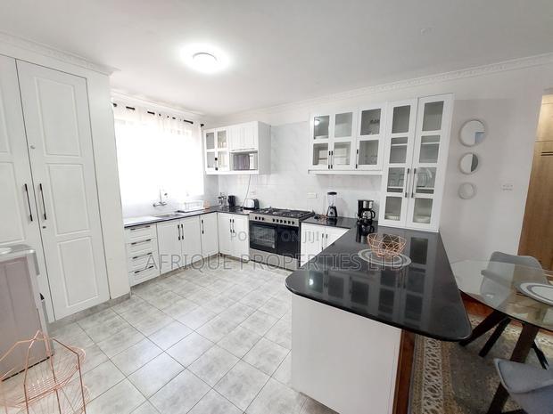 Furnished 2bdrm Apartment in Riverside for rent