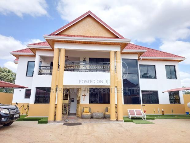 7bdrm Mansion in Thika Estate for sale