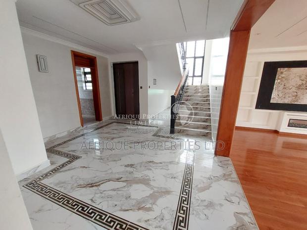 6bdrm Mansion in Daykio Bustani, Kimbo for sale
