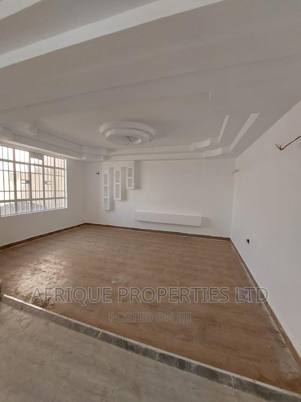 5bdrm Mansion in Membley for sale