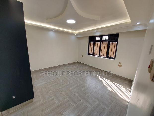 7bdrm Mansion in Ridgeway, Ridgeways for rent
