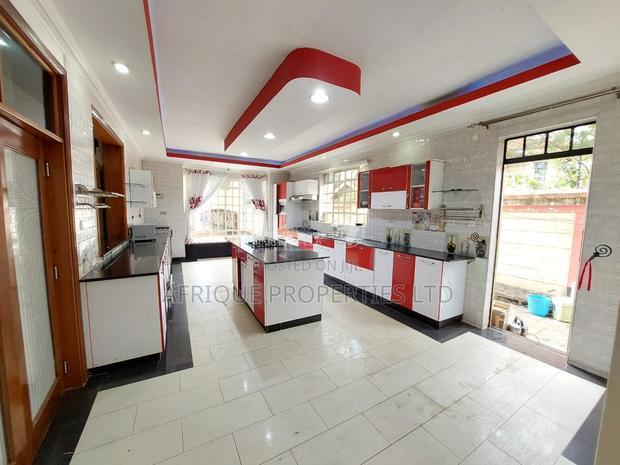 9bdrm Maisonette in Thome Estate for sale