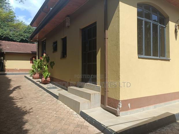 Furnished 2bdrm Bungalow in Runda for rent