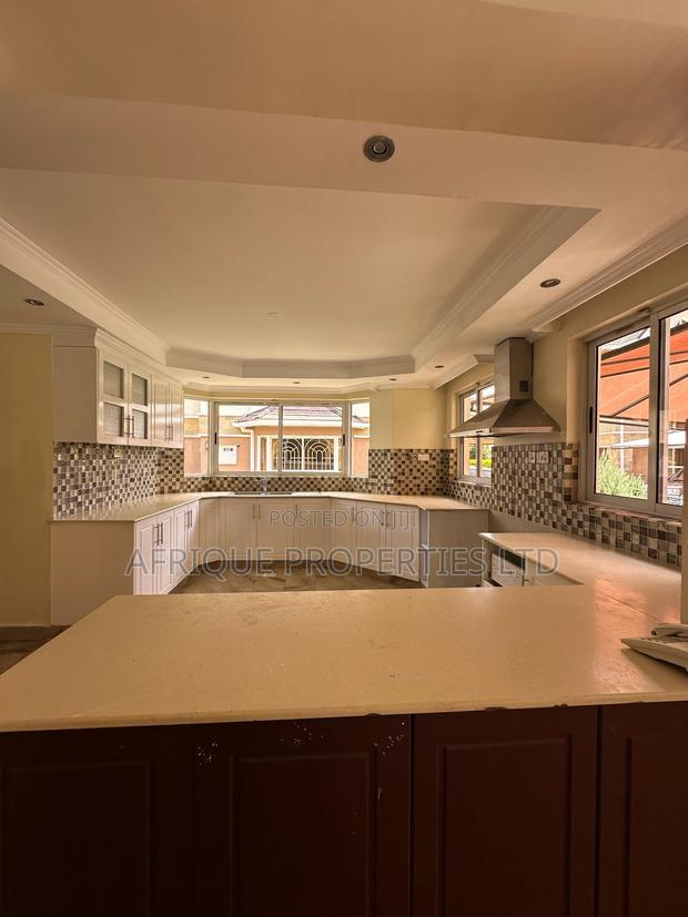 5bdrm Mansion in Lavington for sale