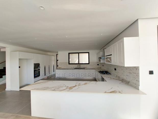 5bdrm Villa in Lavington for sale