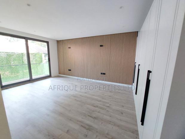 5bdrm Villa in Lavington for sale