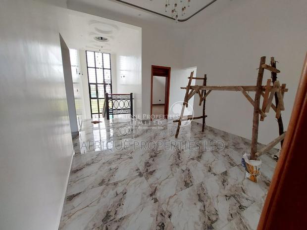 6bdrm Mansion in Daykio Bustani, Kimbo for sale