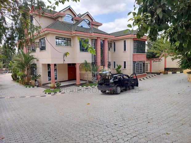 9bdrm Maisonette in Thome Estate for sale