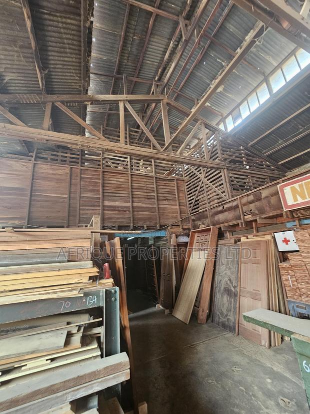 Prime Godown for Sale in Industrial Area
