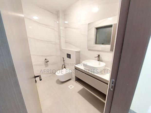 4bdrm Apartment in Parkland, Parklands/Highridge for sale