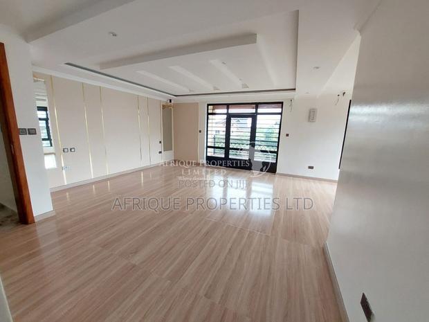 6bdrm Mansion in Daykio Bustani, Kimbo for sale