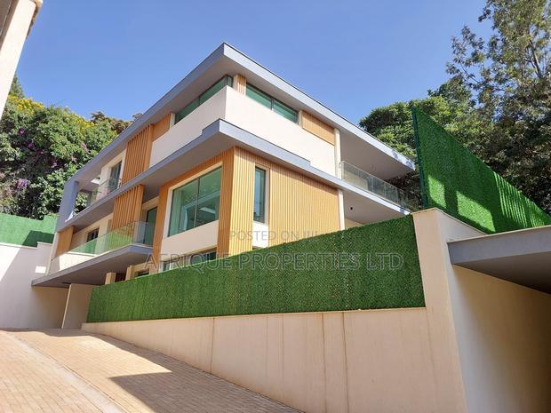 5bdrm Villa in Lavington for sale