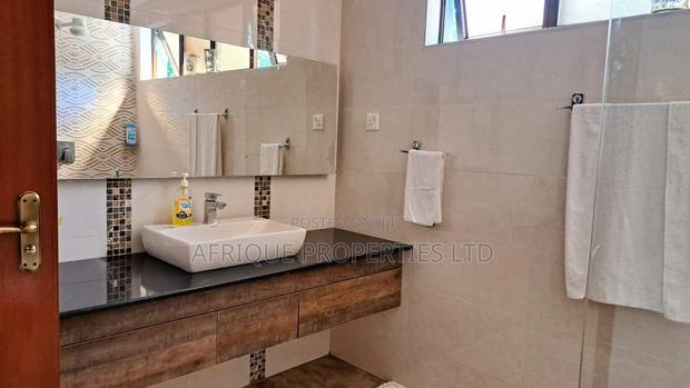 3bdrm Villa in Riverside, Westlands for rent
