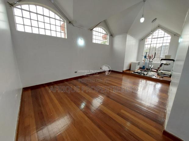 9bdrm Maisonette in Thome Estate for sale