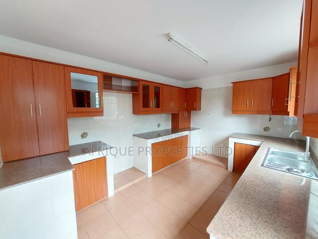 4bdrm Townhouse/Terrace in Muthaiga North for sale