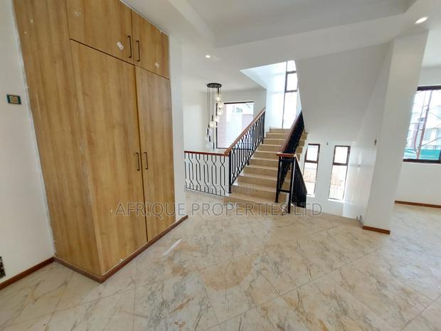4bdrm Mansion in Runda for rent