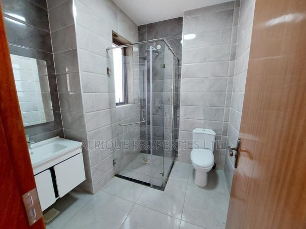 4bdrm Mansion in Runda for rent