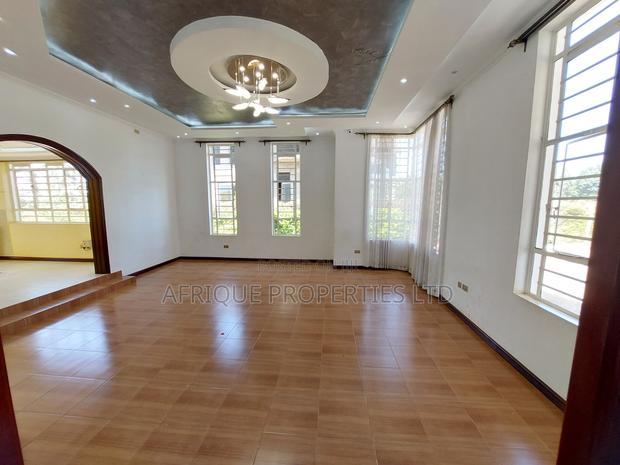 4bdrm Mansion in Kenyatt Road for sale