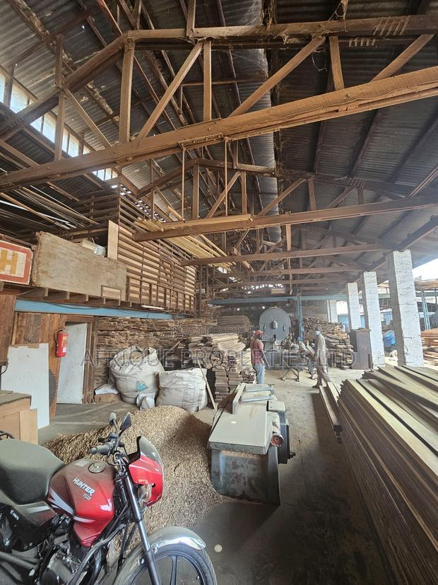 Prime Godown for Sale in Industrial Area