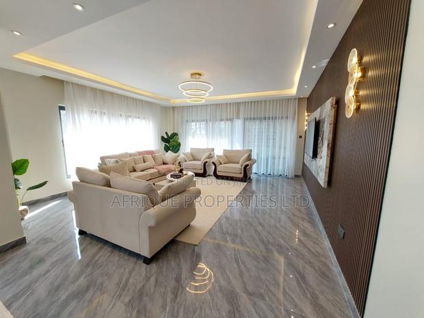 4bdrm Apartment in Parkland, Parklands/Highridge for sale