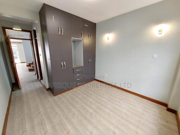 4bdrm Mansion in Bypass, Ruiru for rent