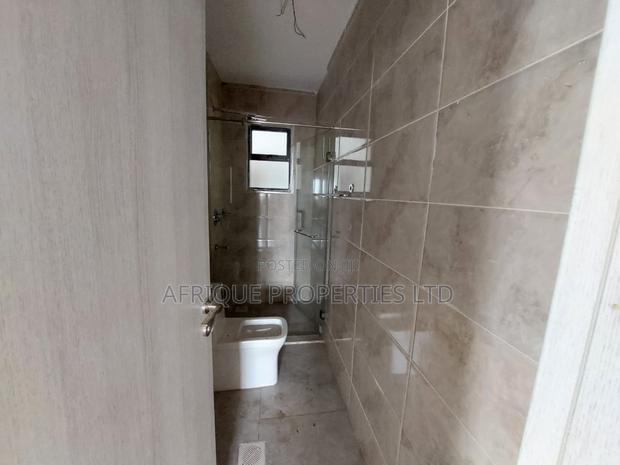 5bdrm Duplex in Parkland, Parklands/Highridge for rent