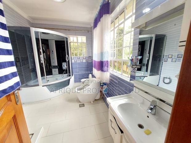 9bdrm Maisonette in Thome Estate for sale