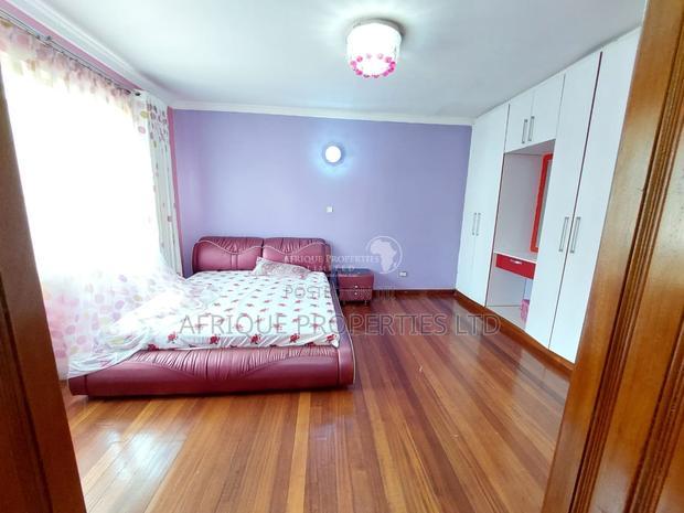 9bdrm Maisonette in Thome Estate for sale