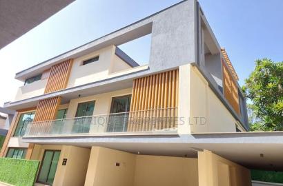 5bdrm Villa in Lavington for sale