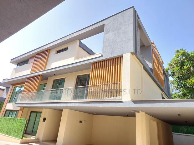 5bdrm Villa in Lavington for sale